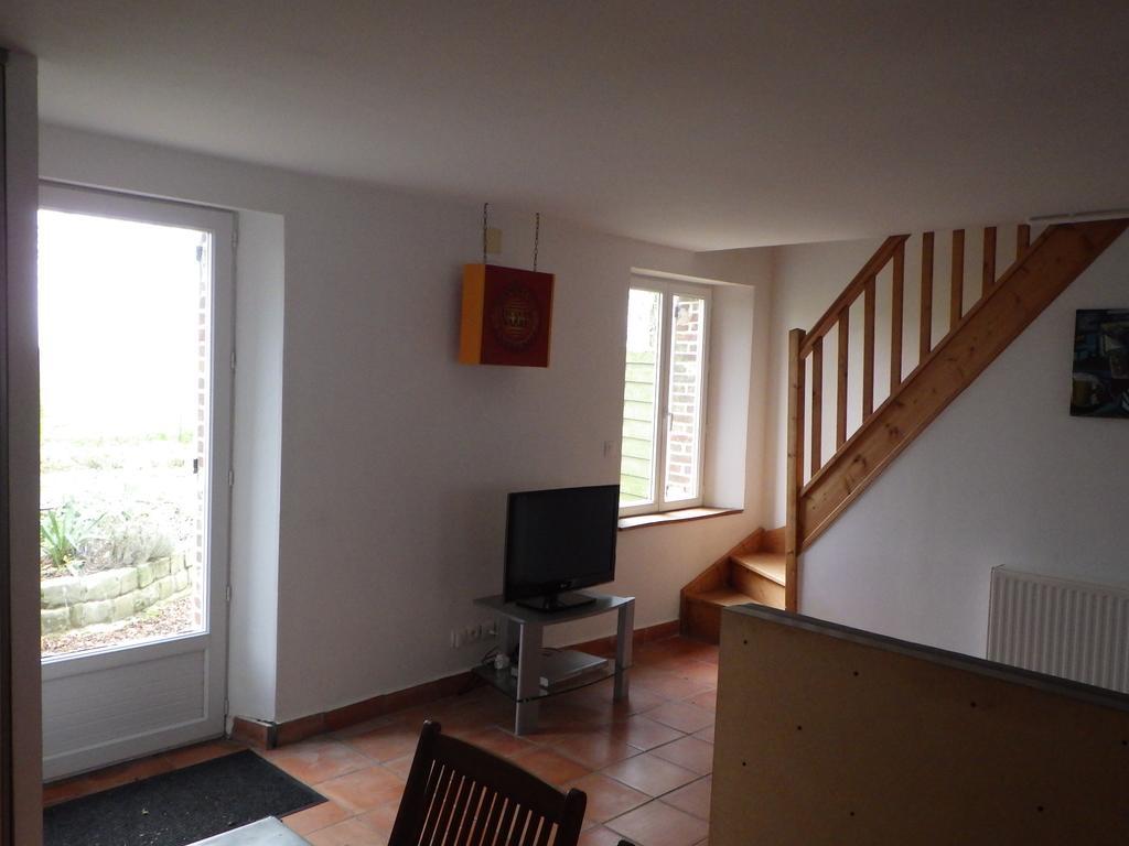 Les Gites Du Vieux Frene Longavesnes Szoba fotó